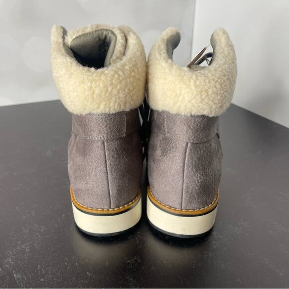 White Mountain Cozy Bootie Women’s Light Gray Pebble Grain Fabric Sz 8.5 - Picture 6 of 7